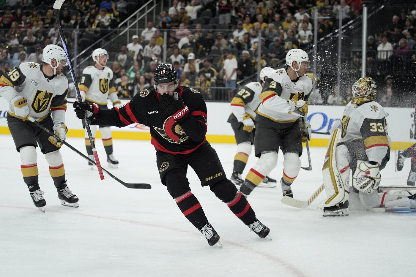 Hertl and Kolesar score late, lift Golden Knights to 6-4 win over Senators | iNFOnews.ca Hertl and Kolesar score late, lift Golden Knights to 6-4 win over Senators | iNFOnews.ca
