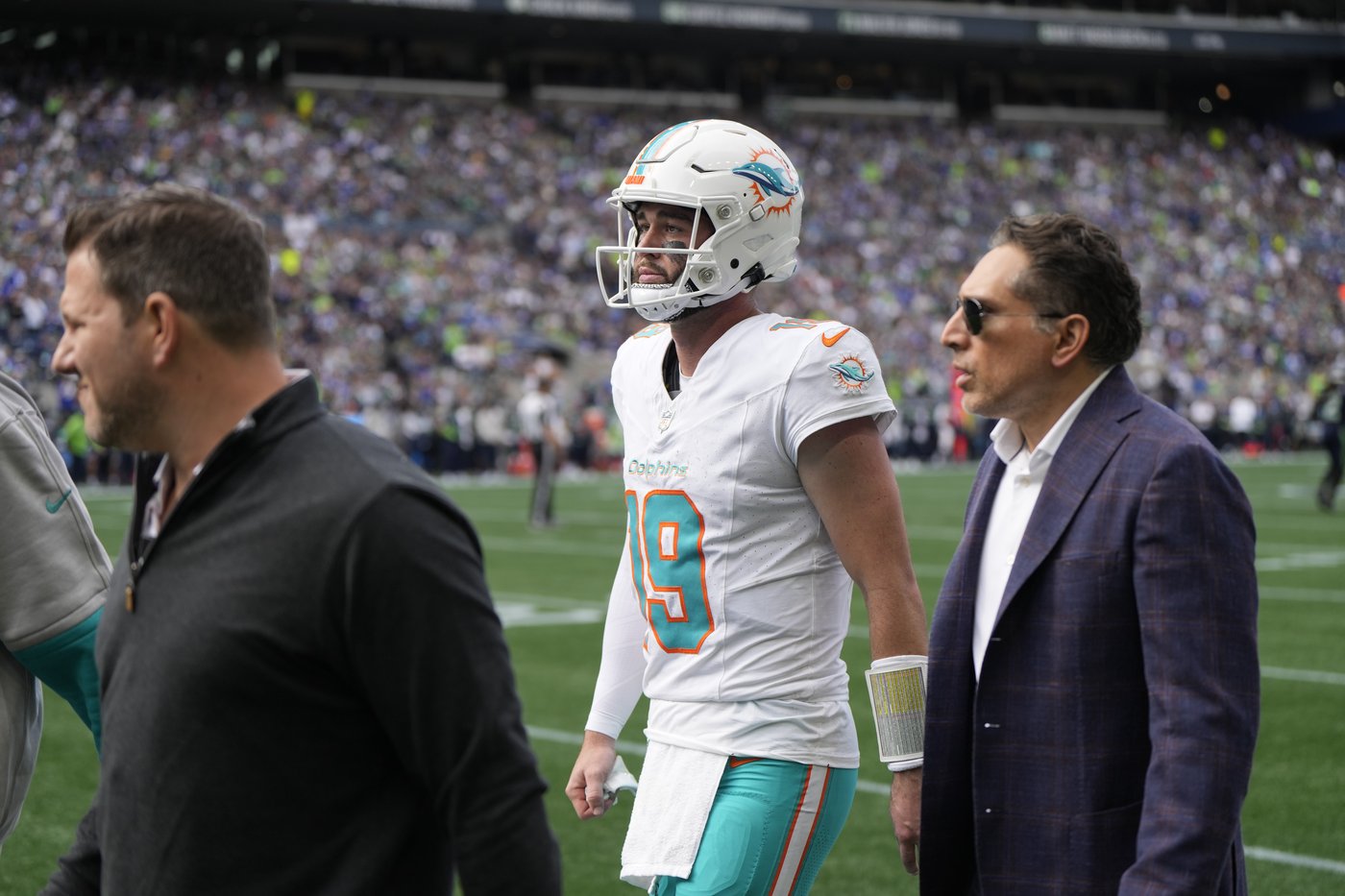 Dolphins dealing with another QB injury after Skylar Thompson leaves in the 2nd half vs. Seahawks | iNFOnews.ca Dolphins dealing with another QB injury after Skylar Thompson leaves in the 2nd half vs. Seahawks | iNFOnews.ca