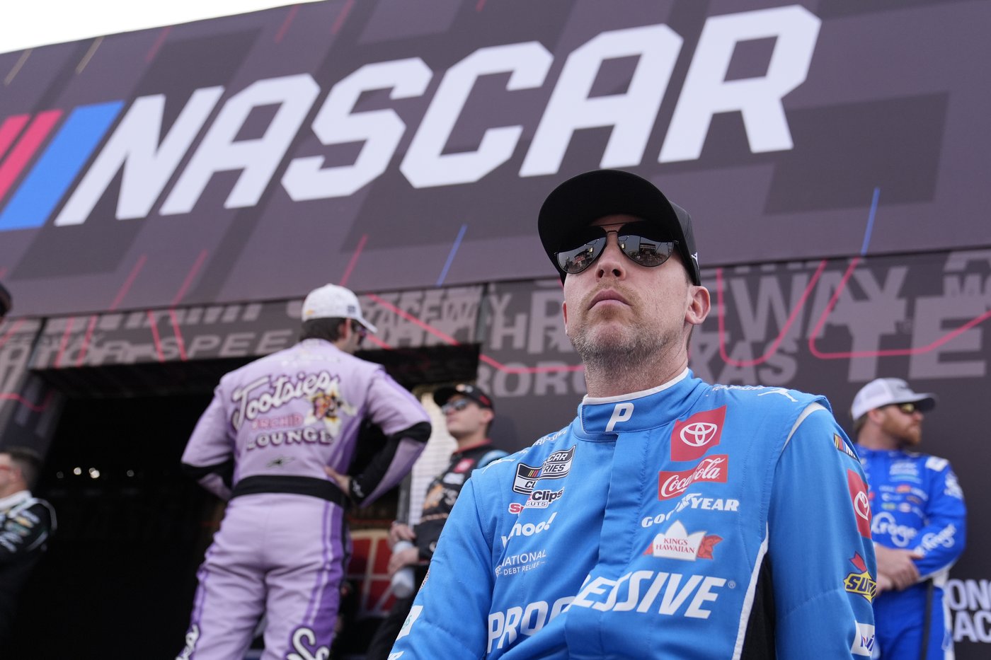 Hamlin undeterred by ruling siding with NASCAR in lawsuit filed by Jordan-owned 23XI and Front Row | iNFOnews.ca