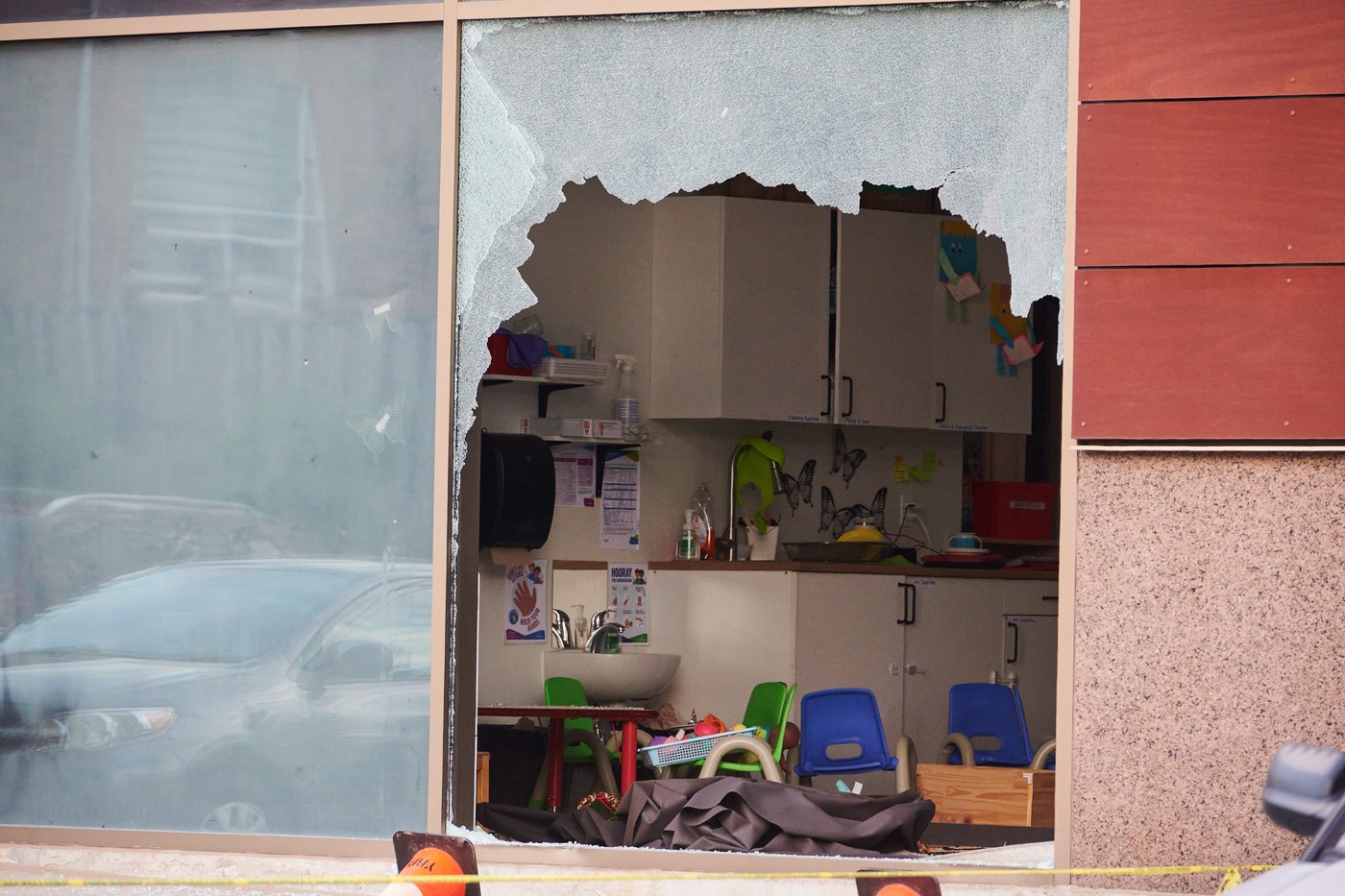 Young child dead, nine injured after SUV smashes through window of Ontario daycare | iNFOnews.ca Young child dead, nine injured after SUV smashes through window of Ontario daycare | iNFOnews.ca