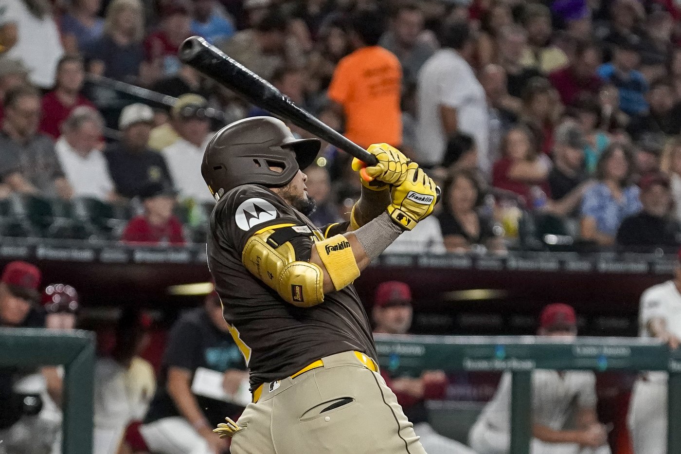 Diamondbacks rout Padres 11-2, await Mets-Braves doubleheader to find out playoff fate | iNFOnews.ca