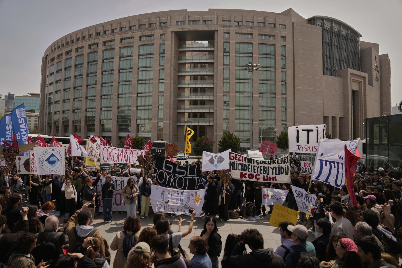 Dozens arrested as the investigation that saw Istanbul's mayor jailed deepens | iNFOnews.ca