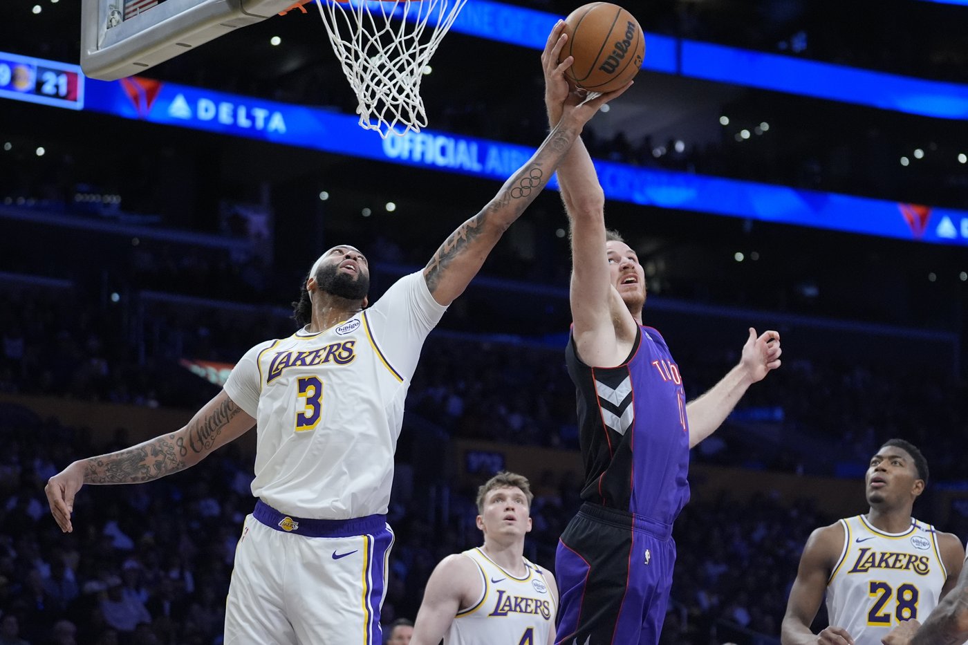 LeBron James gets 2nd straight triple-double as Lakers dunk Raptors 123-103 | iNFOnews.ca LeBron James gets 2nd straight triple-double as Lakers dunk Raptors 123-103 | iNFOnews.ca