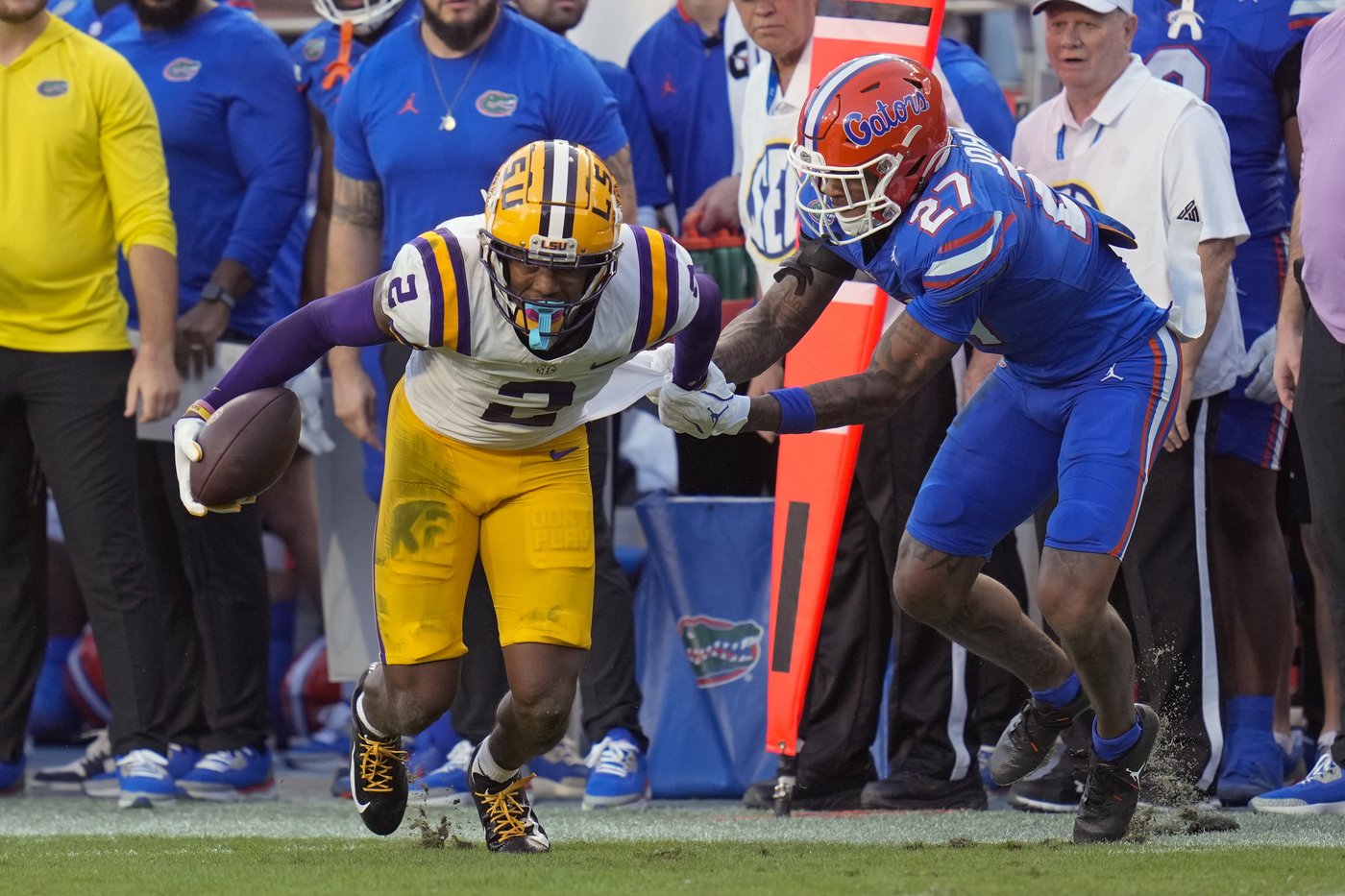 LSU coach Brian Kelly screams at one player and gets yelled at by another in loss at Florida | iNFOnews.ca LSU coach Brian Kelly screams at one player and gets yelled at by another in loss at Florida | iNFOnews.ca