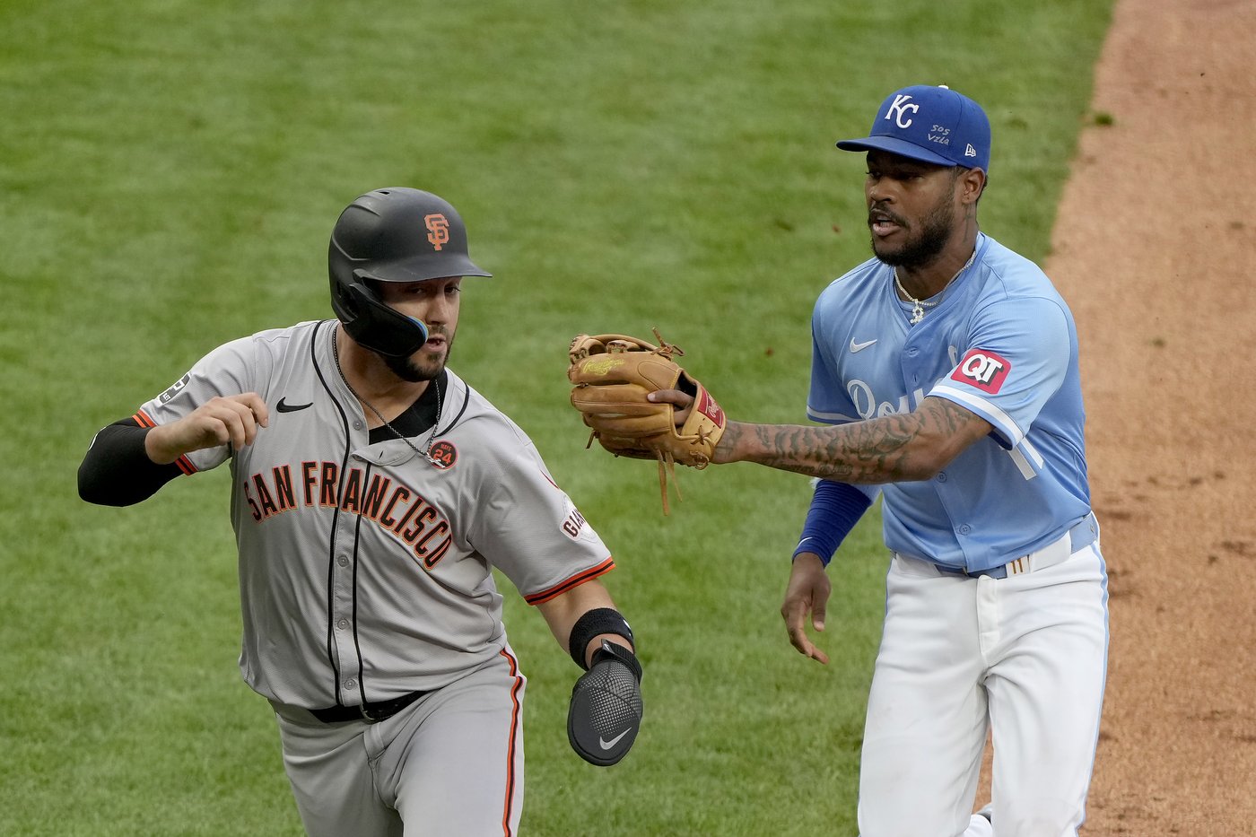 Wade and Chapman hit 2 homers each, Roupp wins 1st in Giants 9-0 victory over slipping Royals | iNFOnews.ca Wade and Chapman hit 2 homers each, Roupp wins 1st in Giants 9-0 victory over slipping Royals | iNFOnews.ca