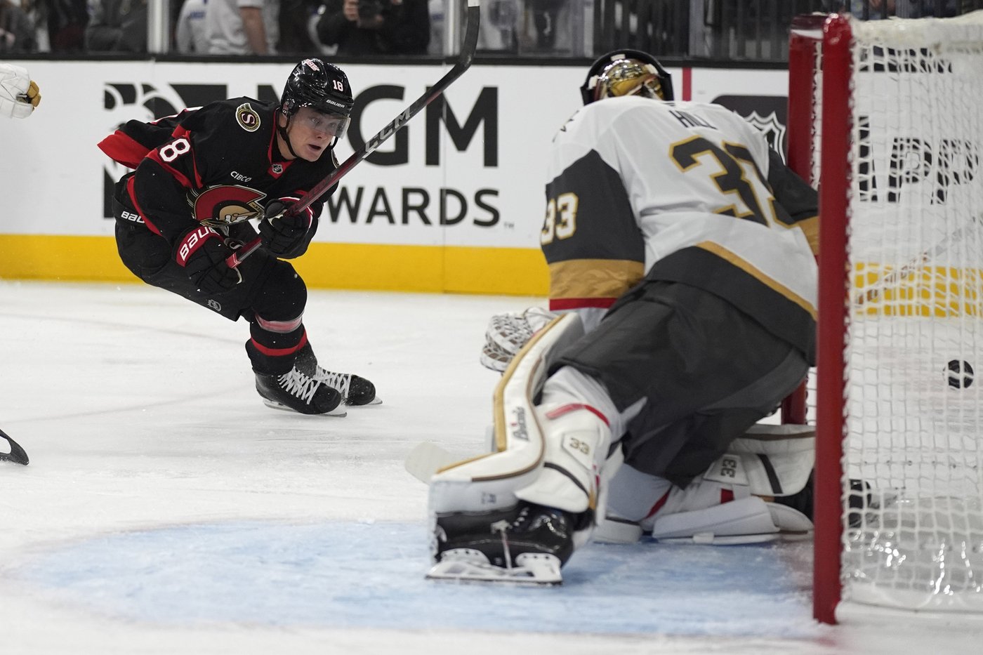 Hertl and Kolesar score late, lift Golden Knights to 6-4 win over Senators | iNFOnews.ca Hertl and Kolesar score late, lift Golden Knights to 6-4 win over Senators | iNFOnews.ca