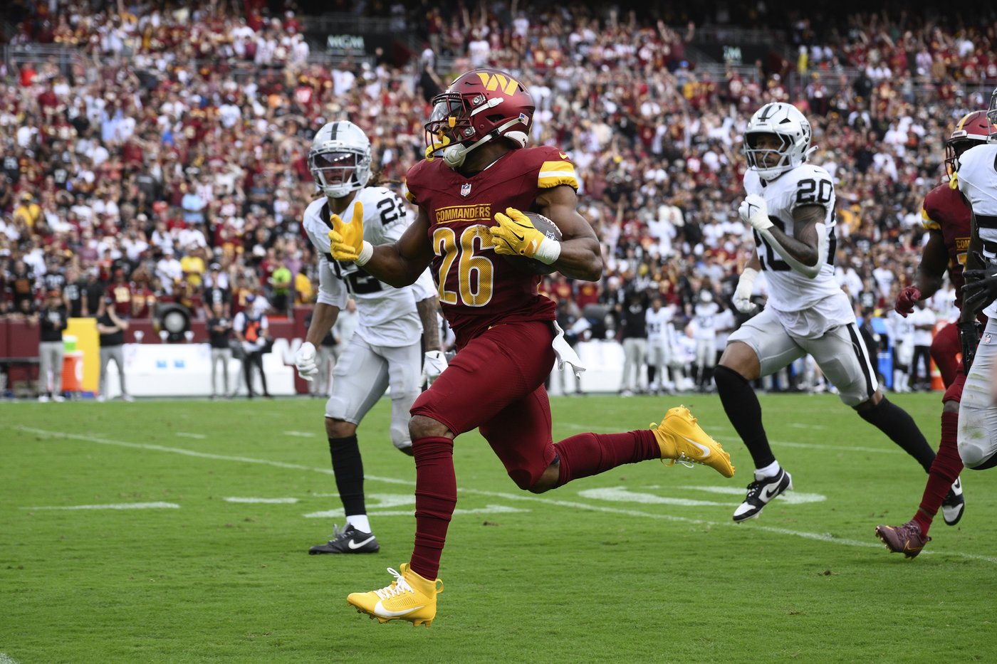 Marcus Mariota and a reconfigured Commanders offense run past the Raiders 41-24 | iNFOnews.ca