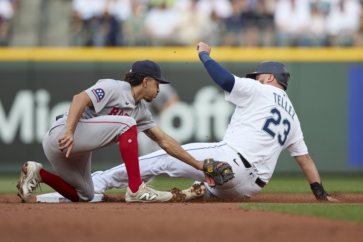 Veteran 1B Rowdy Tellez works out with Texas Rangers in anticipation of joining their roster | iNFOnews.ca