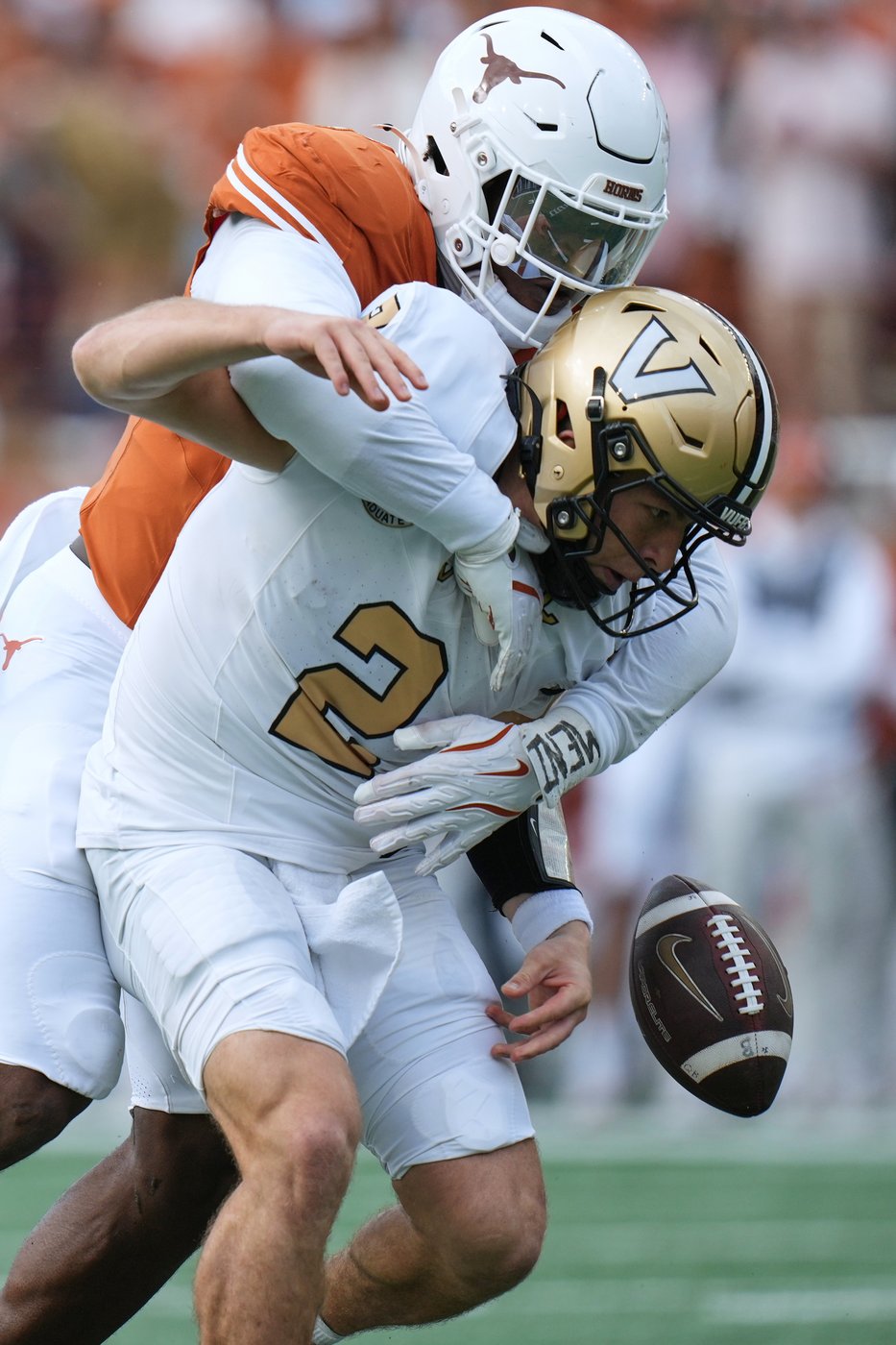 Vanderbilt rally fell short as chance for statement road win turns into critical loss for Commodores | iNFOnews.ca
