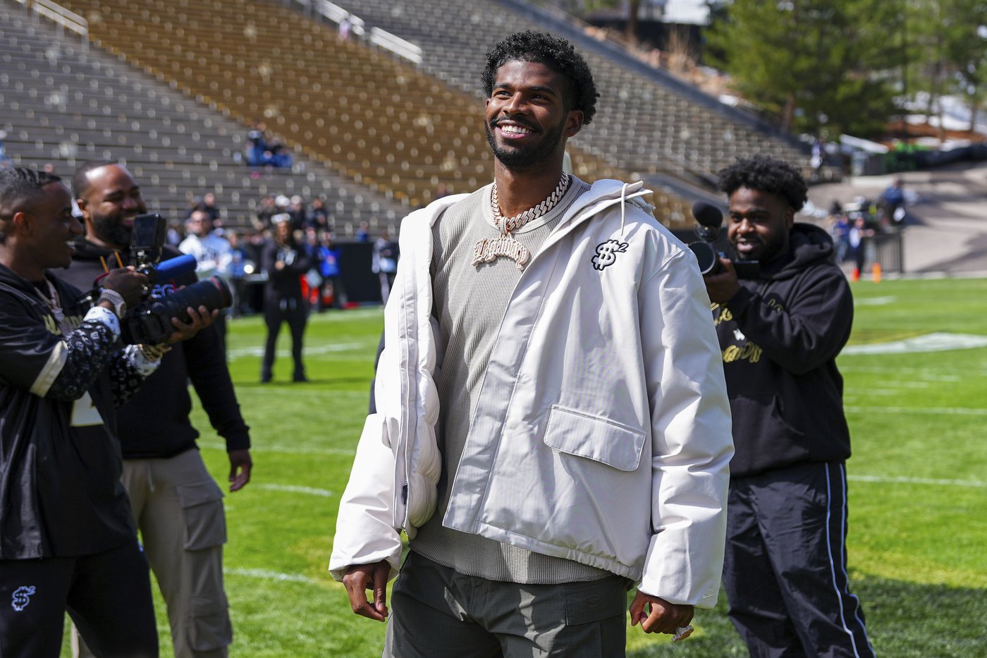 Deion Sanders laments criticism son Shedeur faces ahead of NFL draft but says he's 'built for this' | iNFOnews.ca Deion Sanders laments criticism son Shedeur faces ahead of NFL draft but says he's 'built for this' | iNFOnews.ca