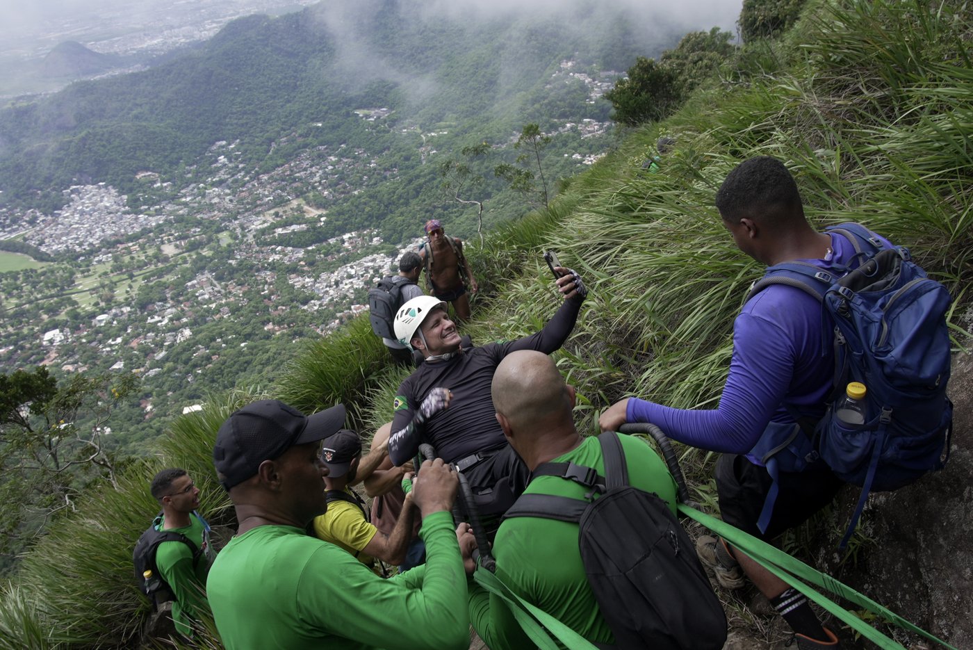 At one of Rio de Janeiro's hardest trails, one paraplegic athlete climbed into the clouds | iNFOnews.ca