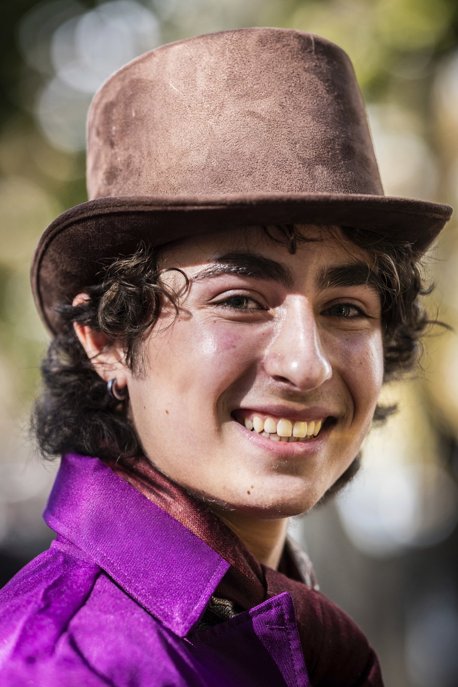 Timothée Chalamet crashes his own look-alike contest after police shut down crowded event | iNFOnews.ca