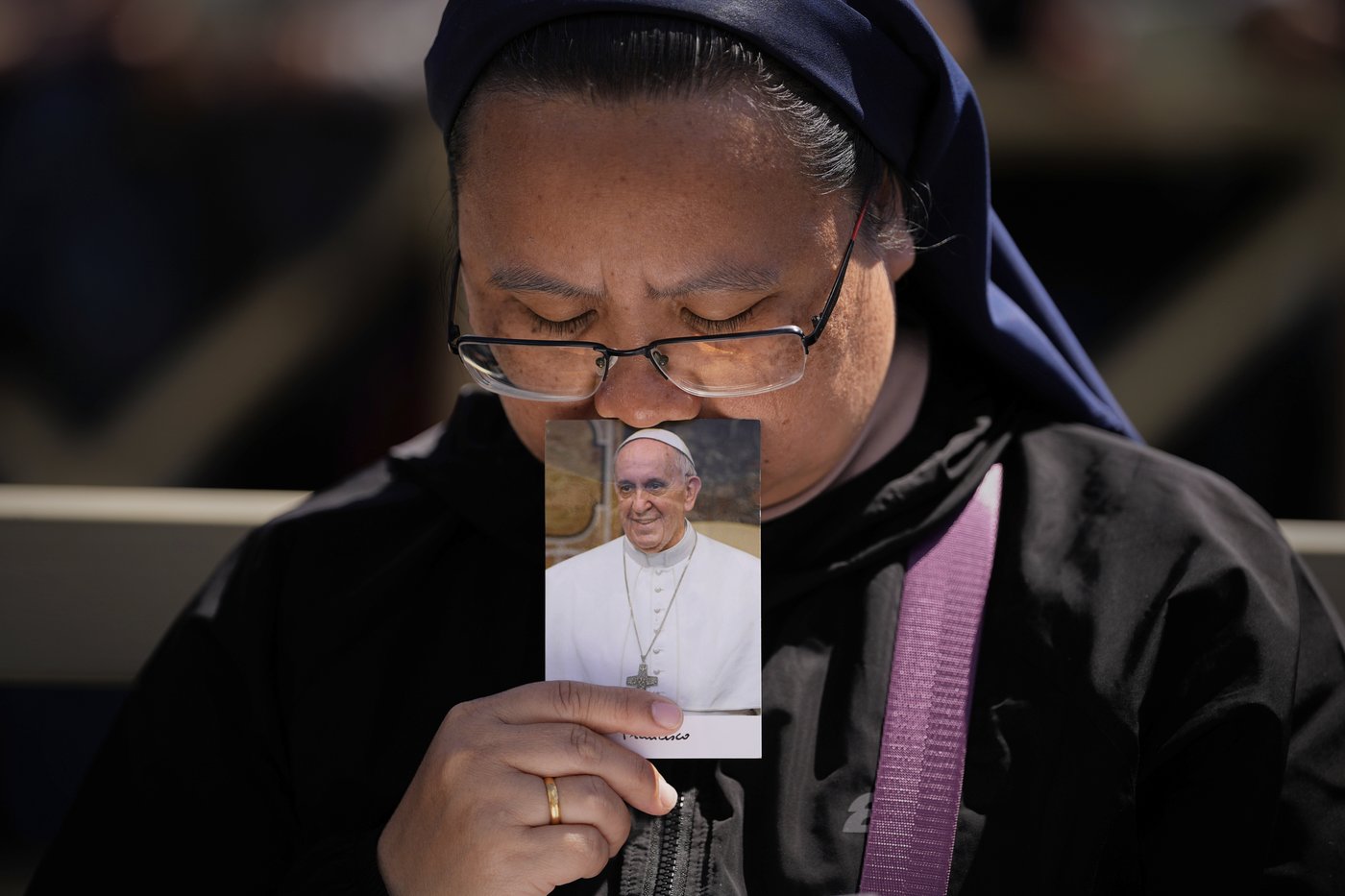PHOTO COLLECTION: Vatican Pope Funeral Mourners | iNFOnews.ca