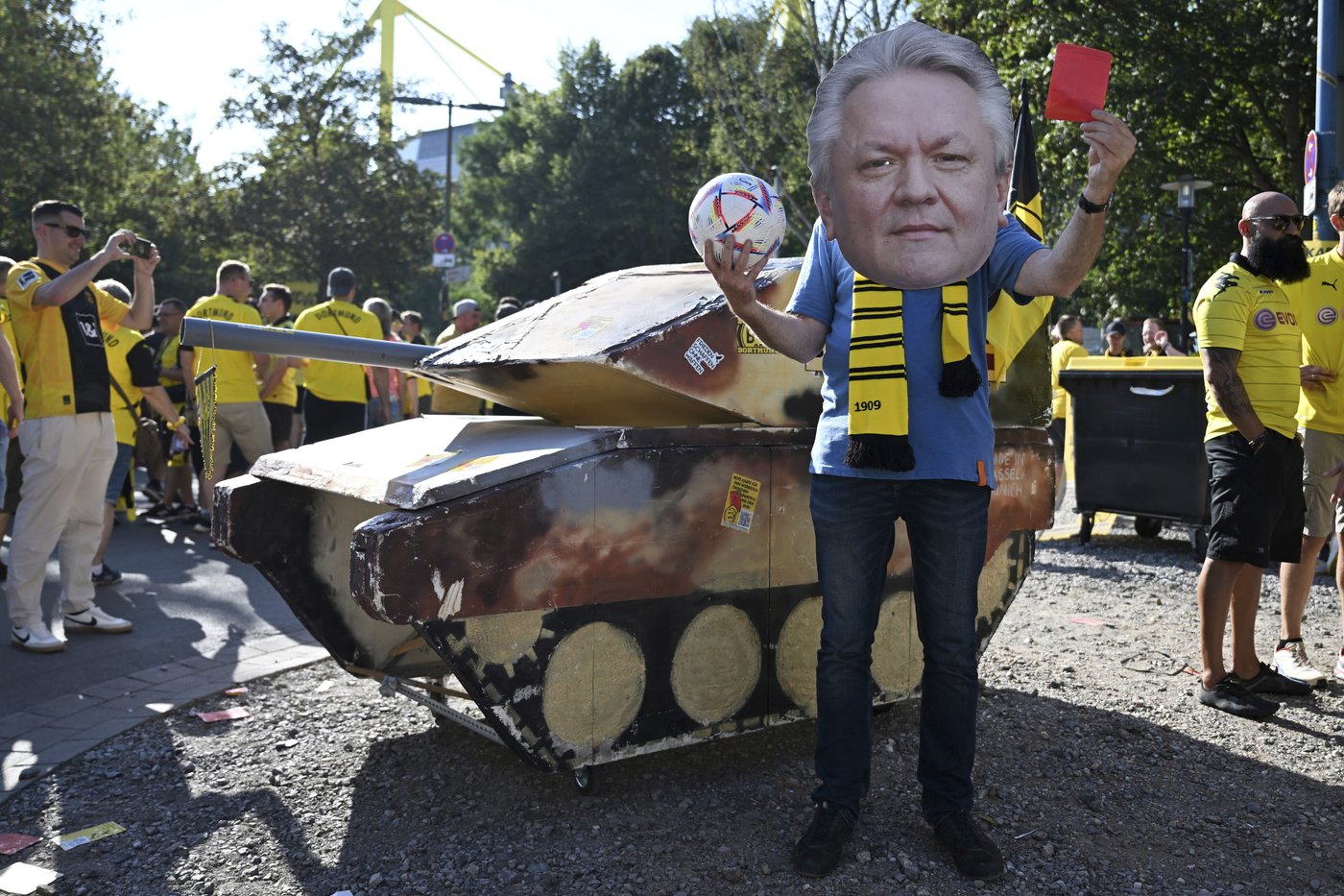 Borussia Dortmund's sponsorship deal with major arms maker set for heated debate at club's AGM | iNFOnews.ca