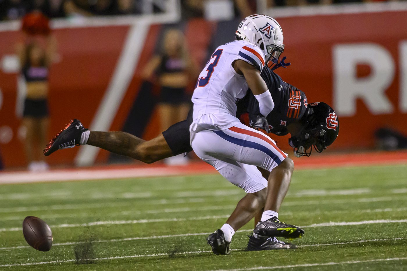 Fifita throws 2 TDs and Arizona's defense stops No. 10 Utah on four 4th downs in 23-10 win | iNFOnews.ca Fifita throws 2 TDs and Arizona's defense stops No. 10 Utah on four 4th downs in 23-10 win | iNFOnews.ca