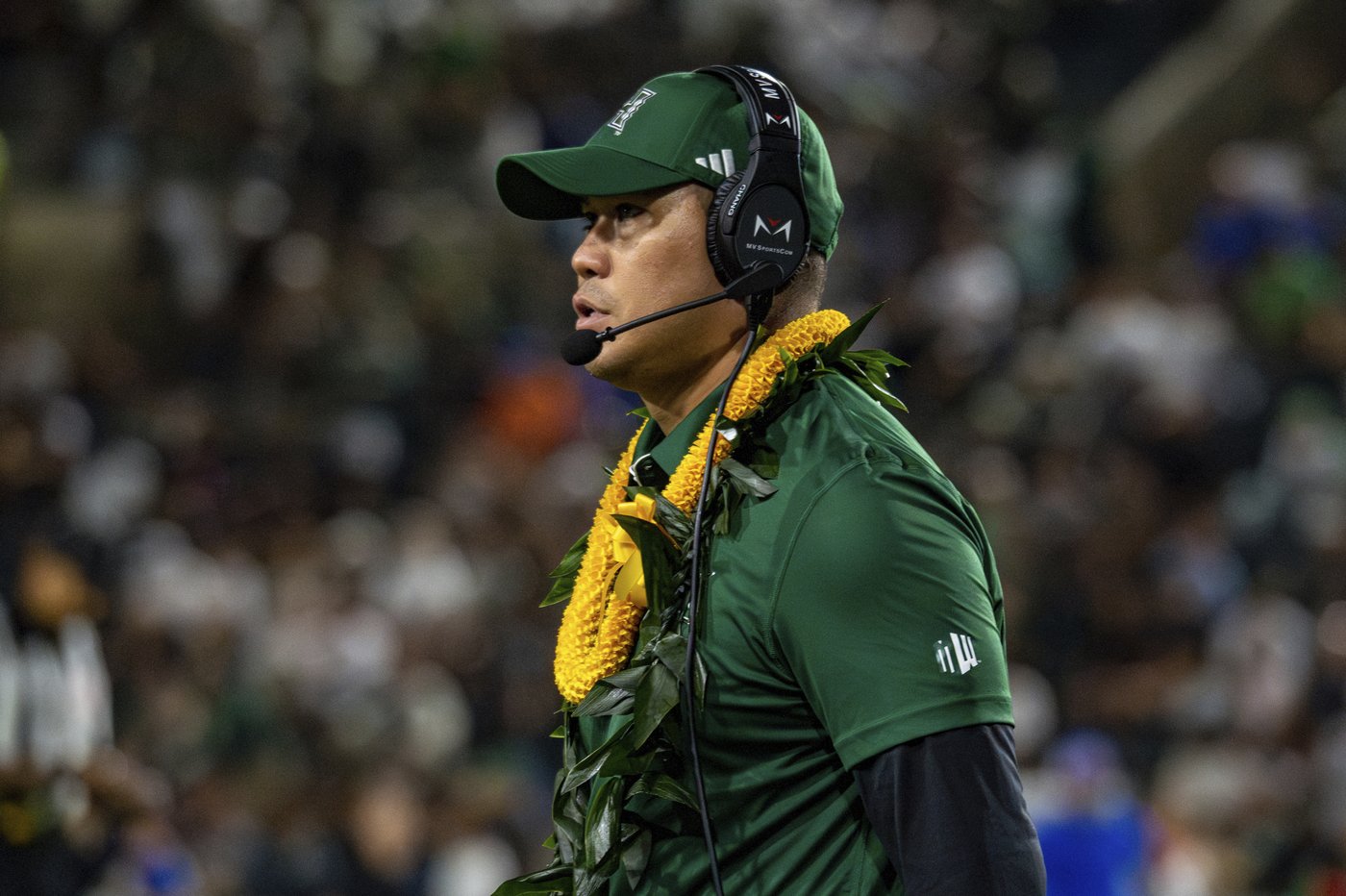 Jeanty rushes for 217 yards and TD, catches TD pass and Boise State downs Hawaii 28-7 | iNFOnews.ca