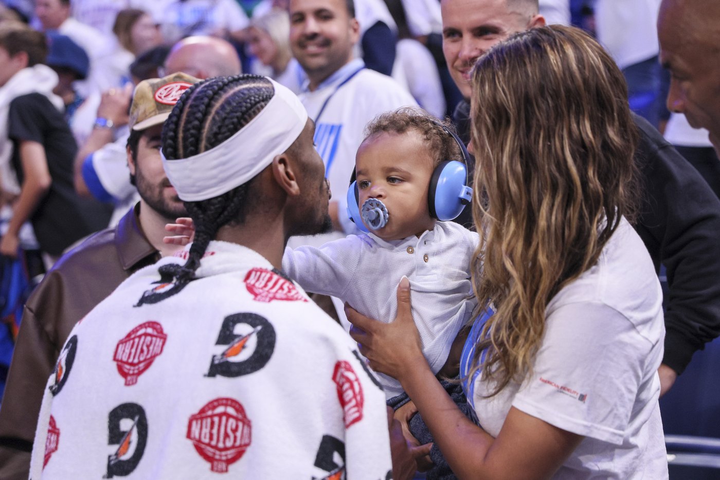 Shai Gilgeous-Alexander tearfully thanks wife during MVP speech | iNFOnews.ca Shai Gilgeous-Alexander tearfully thanks wife during MVP speech | iNFOnews.ca