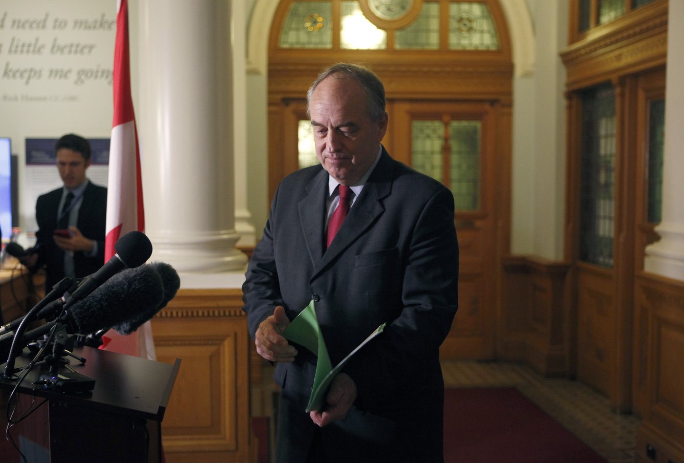 B.C. Greens' ex- leader Weaver thinks minority deal with NDP less likely than in 2017 | iNFOnews.ca