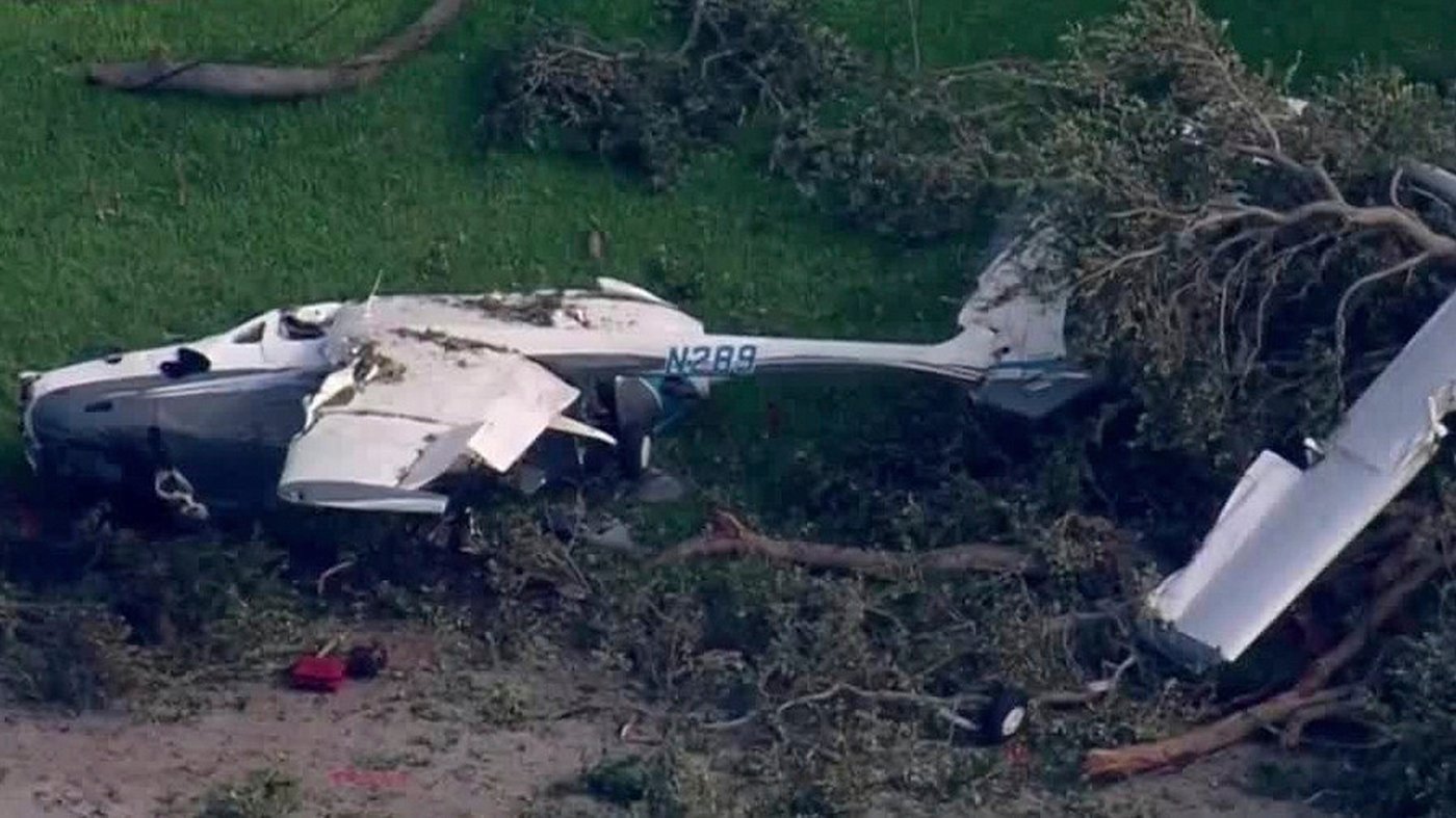 People in Florida neighborhood stop dinner, grab tools to rescue 4 people in plane crash | iNFOnews.ca