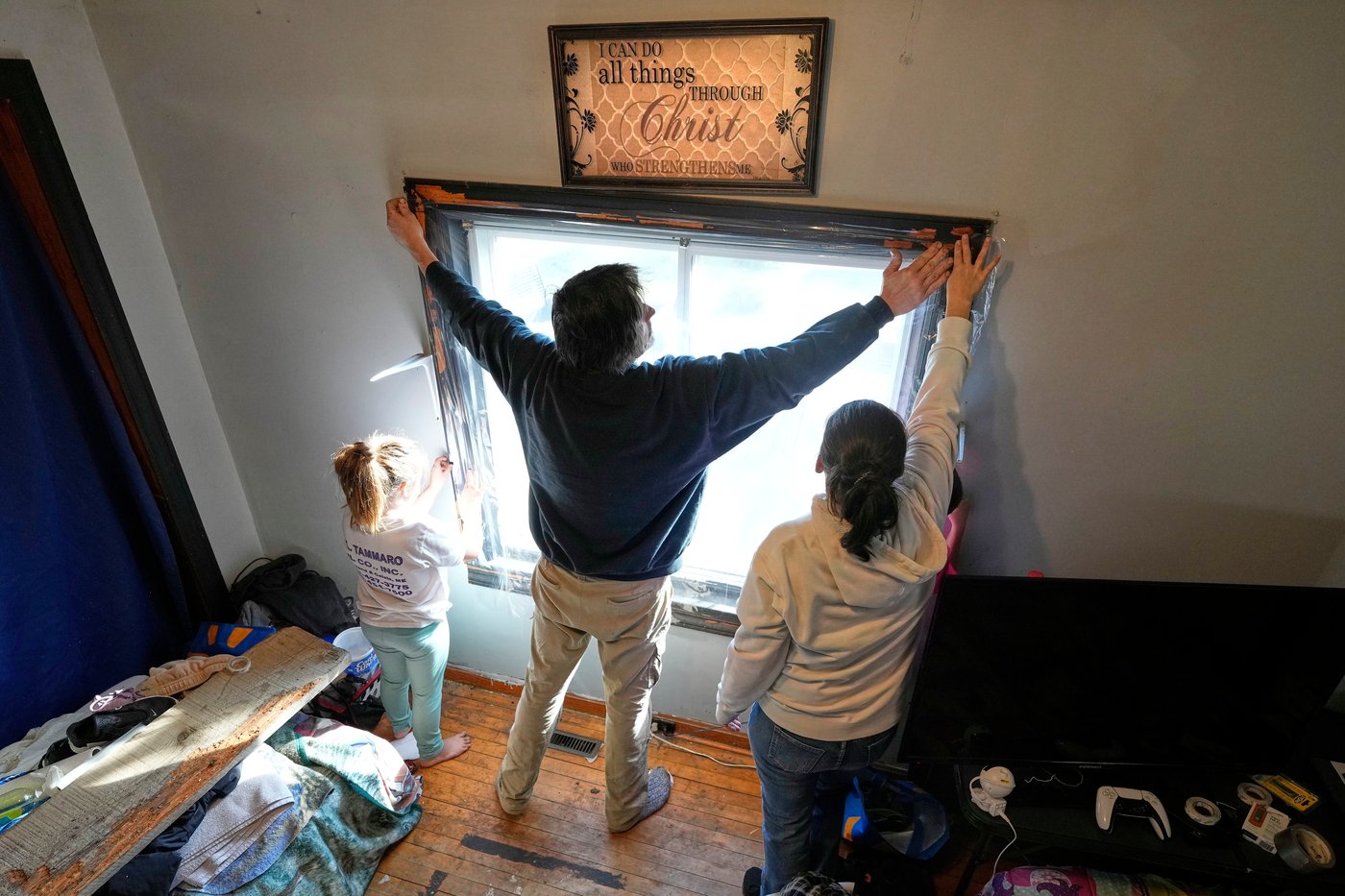 Federal shutdown creates uncertainty for Maine cancer patient struggling to stay warm | iNFOnews.ca