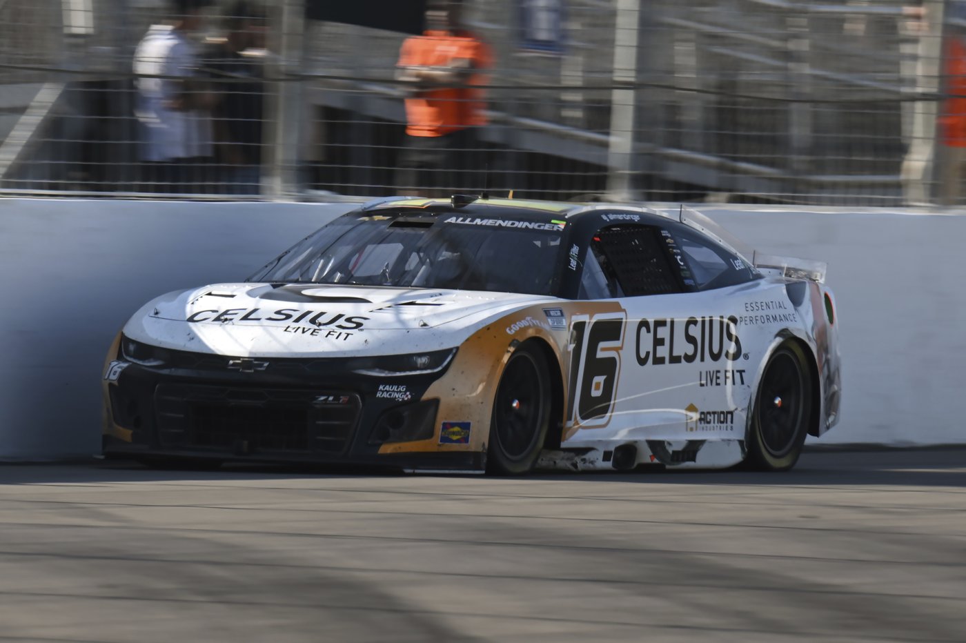 AJ Allmendinger leads qualifying at Bristol for 1st NASCAR Cup pole in 10 years | iNFOnews.ca