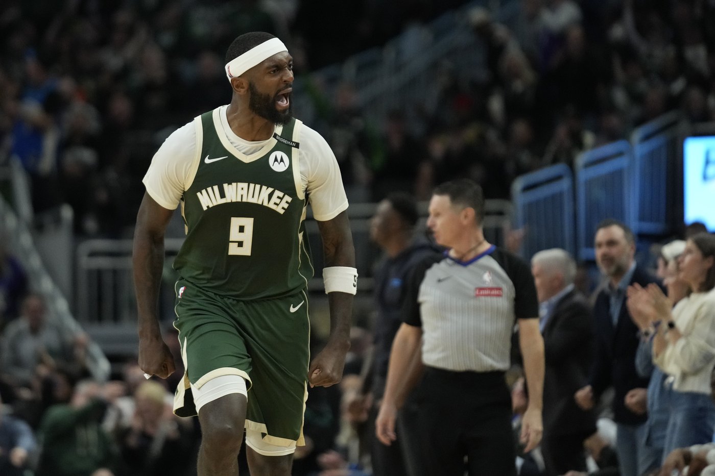 Bucks' Bobby Portis sparks a comeback for the ages in his first game back from suspension | iNFOnews.ca