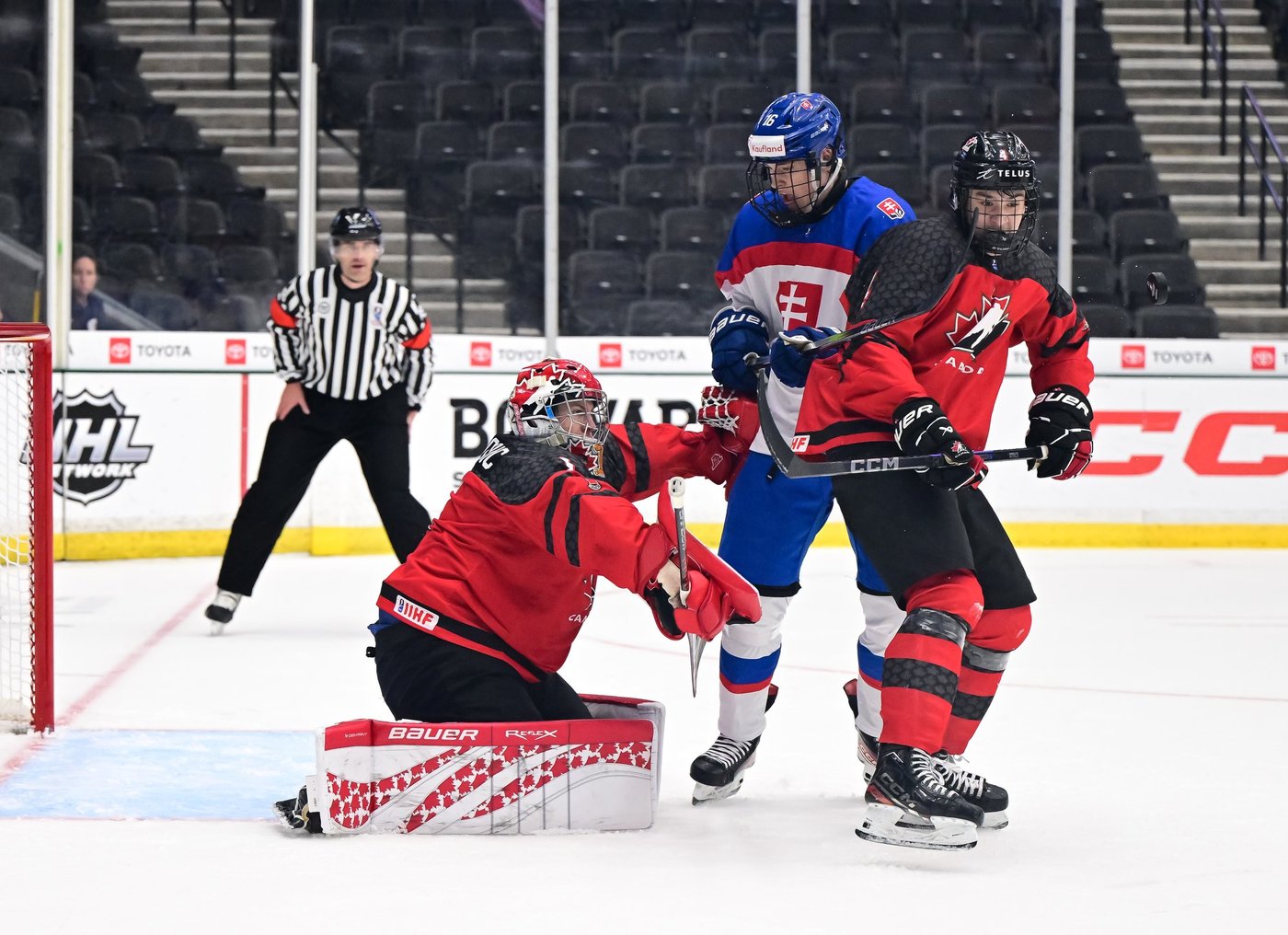 Ivankovic perfect as Canada blanks Slovakia 4-0 in semi of under-18 hockey worlds | iNFOnews.ca