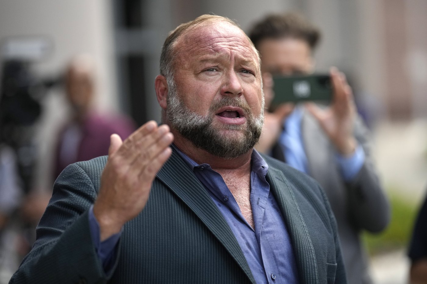 What happens next with Alex Jones' Infowars? No certainty yet after sale to The Onion is rejected | iNFOnews.ca What happens next with Alex Jones' Infowars? No certainty yet after sale to The Onion is rejected | iNFOnews.ca