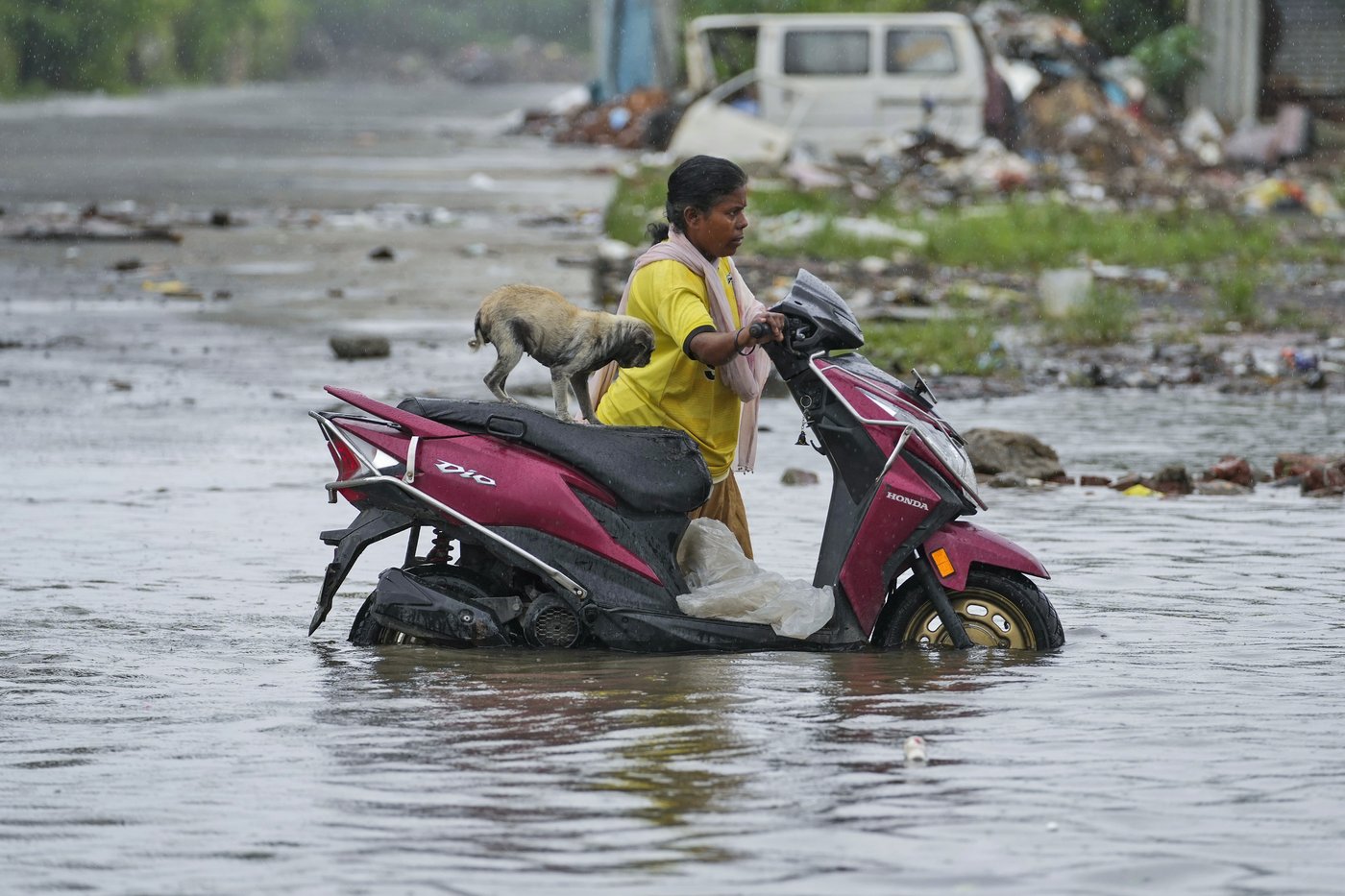 Monsoon flooding closes schools and offices in India's southern IT hubs | iNFOnews.ca Monsoon flooding closes schools and offices in India's southern IT hubs | iNFOnews.ca