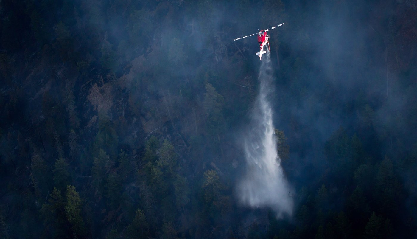 Motorhome crash triggers Okanagan wildfire and evacuations, blaze now held | iNFOnews.ca
