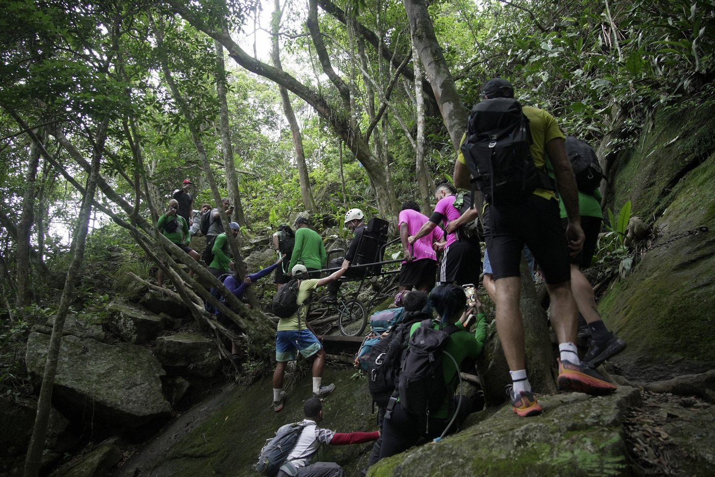 At one of Rio de Janeiro's hardest trails, one paraplegic athlete climbed into the clouds | iNFOnews.ca