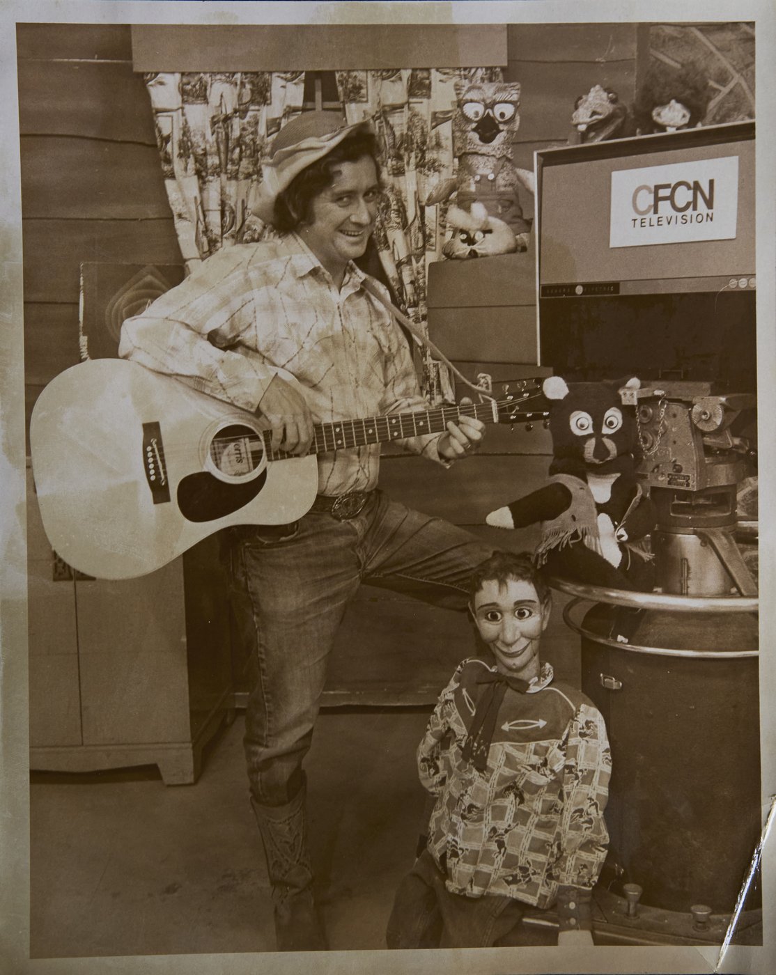 'Last hurrah': Memorial service for Calgary children's entertainer Buck Shot | iNFOnews.ca