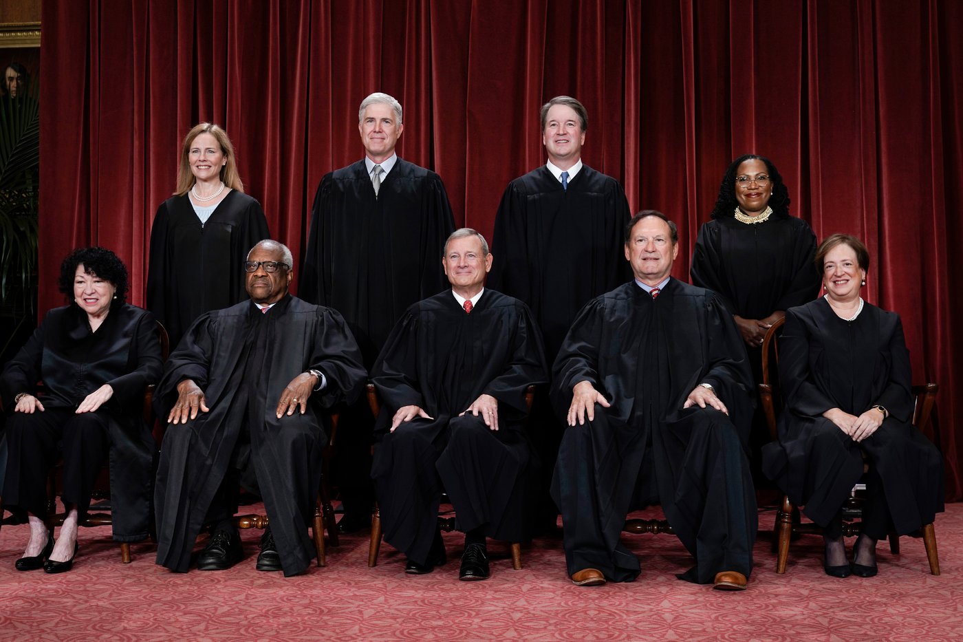 New Supreme Court term confronts justices with Trump's aggressive assertion of presidential power | iNFOnews.ca New Supreme Court term confronts justices with Trump's aggressive assertion of presidential power | iNFOnews.ca