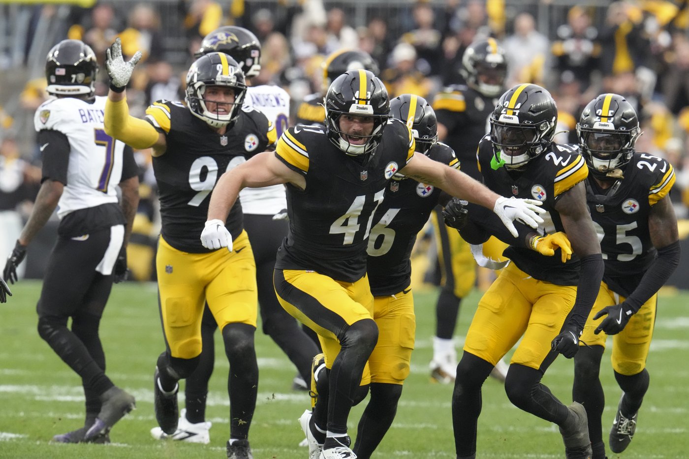 Acrobatic pick offered proof that Steelers rookie LB Payton Wilson's learning curve is speeding up | iNFOnews.ca Acrobatic pick offered proof that Steelers rookie LB Payton Wilson's learning curve is speeding up | iNFOnews.ca