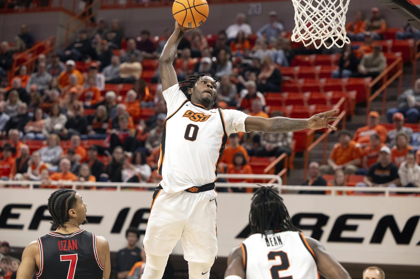 No. 14 Houston beats poor shooting Oklahoma State 60-47 in the teams' Big 12 opener | iNFOnews.ca