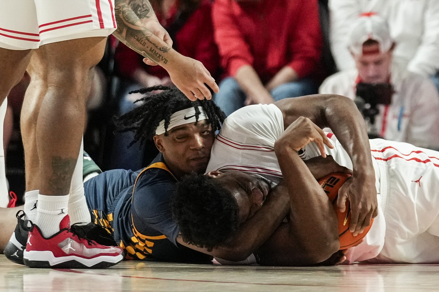 Terrance Arceneaux comes off bench to help No. 15 Houston rout Toledo 78-49 | iNFOnews.ca Terrance Arceneaux comes off bench to help No. 15 Houston rout Toledo 78-49 | iNFOnews.ca