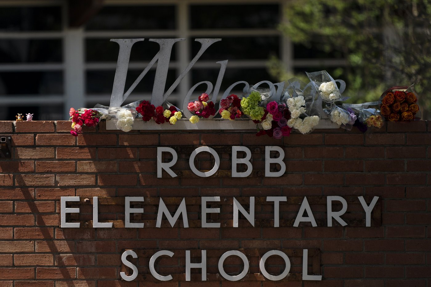 Uvalde leaders approve $2M for Robb Elementary families in first settlement over 2022 attack | iNFOnews.ca