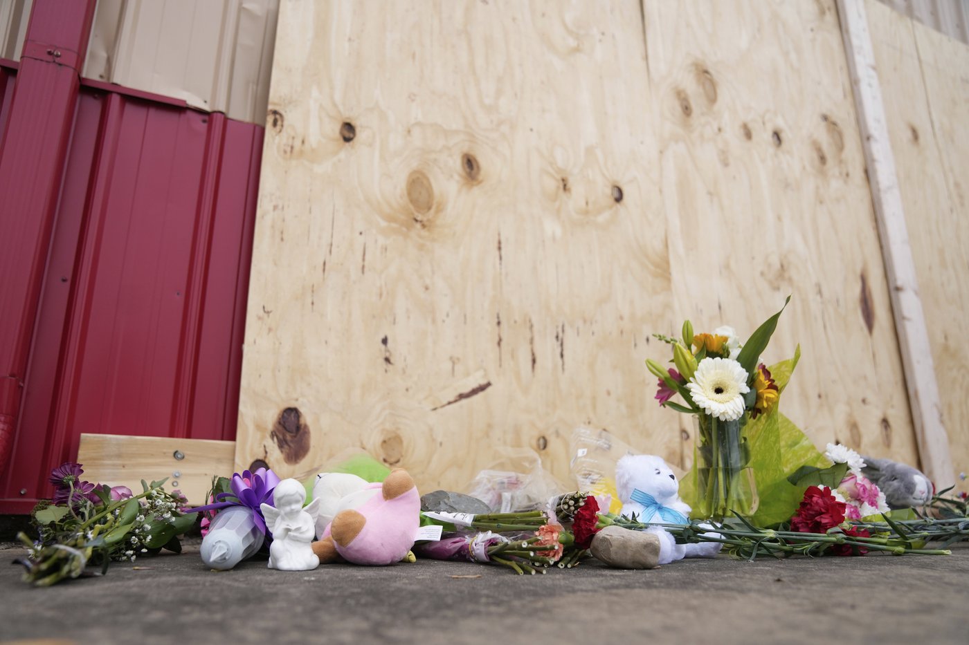 Illinois town mourns the 4 youngsters killed when a car barreled through their after-school camp | iNFOnews.ca Illinois town mourns the 4 youngsters killed when a car barreled through their after-school camp | iNFOnews.ca