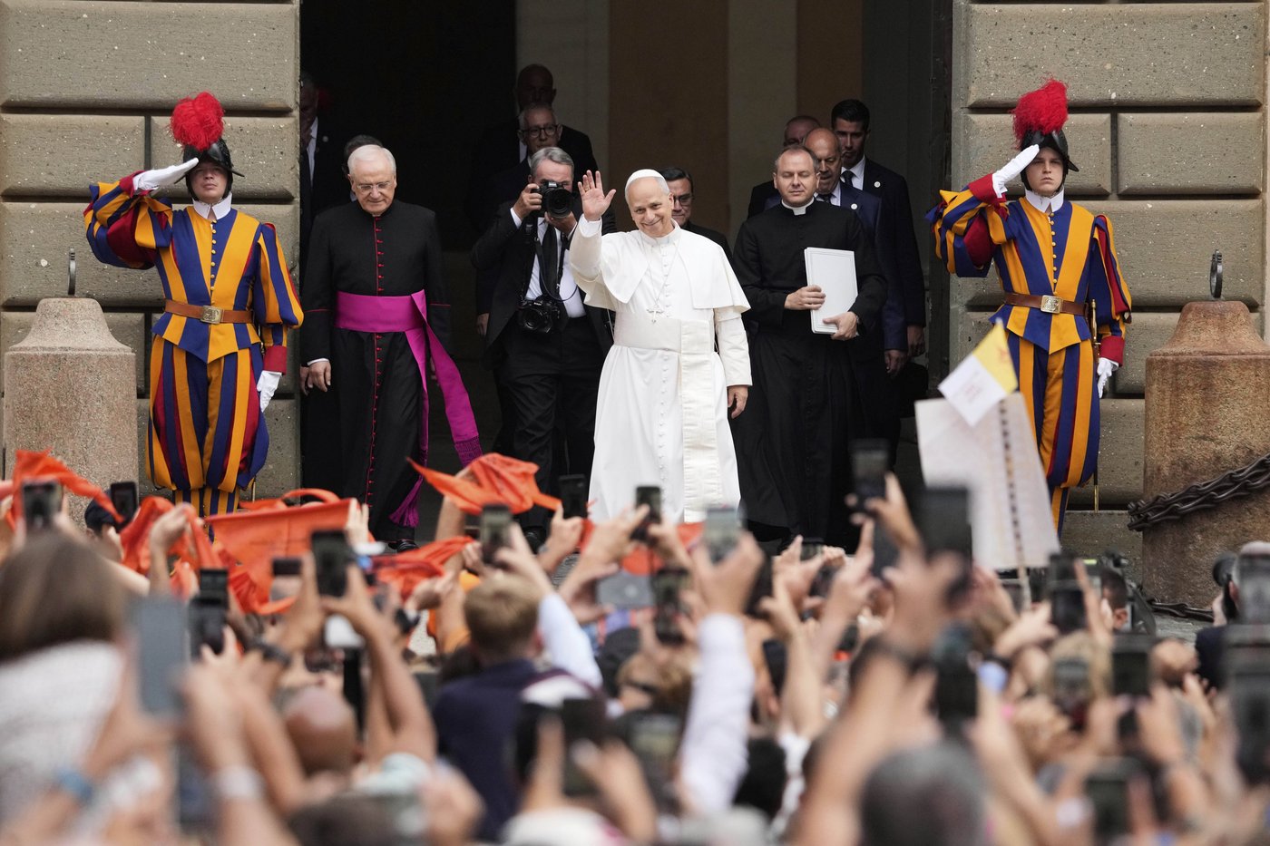 Pope Leo XIV prays for peace as US-Russia summit over Ukraine war gets underway | iNFOnews.ca Pope Leo XIV prays for peace as US-Russia summit over Ukraine war gets underway | iNFOnews.ca