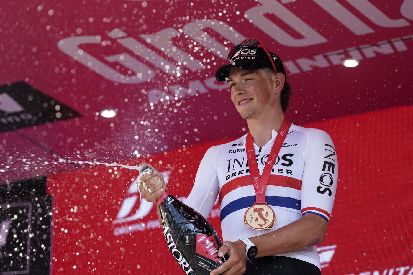 Tarling wins Giro stage 2 by a second over new overall leader Roglic | iNFOnews.ca Tarling wins Giro stage 2 by a second over new overall leader Roglic | iNFOnews.ca