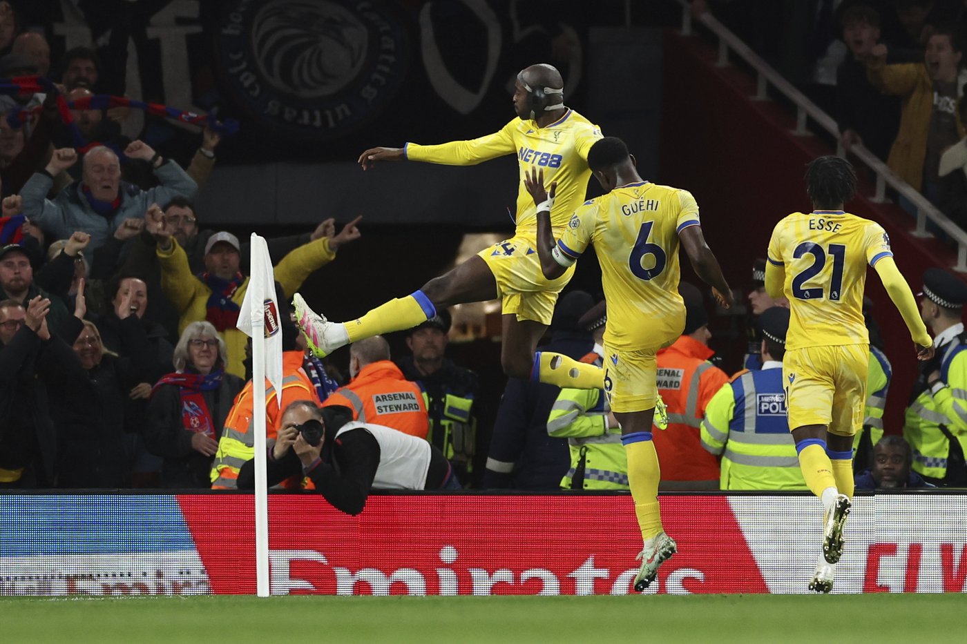 Liverpool must wait to clinch Premier League title after Arsenal draws with Palace | iNFOnews.ca