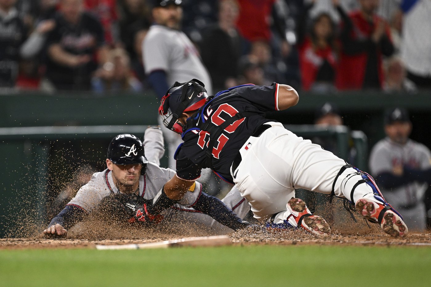 Rosario's pinch-hit single in 10th lifts Nationals to 8-7 win over Braves | iNFOnews.ca