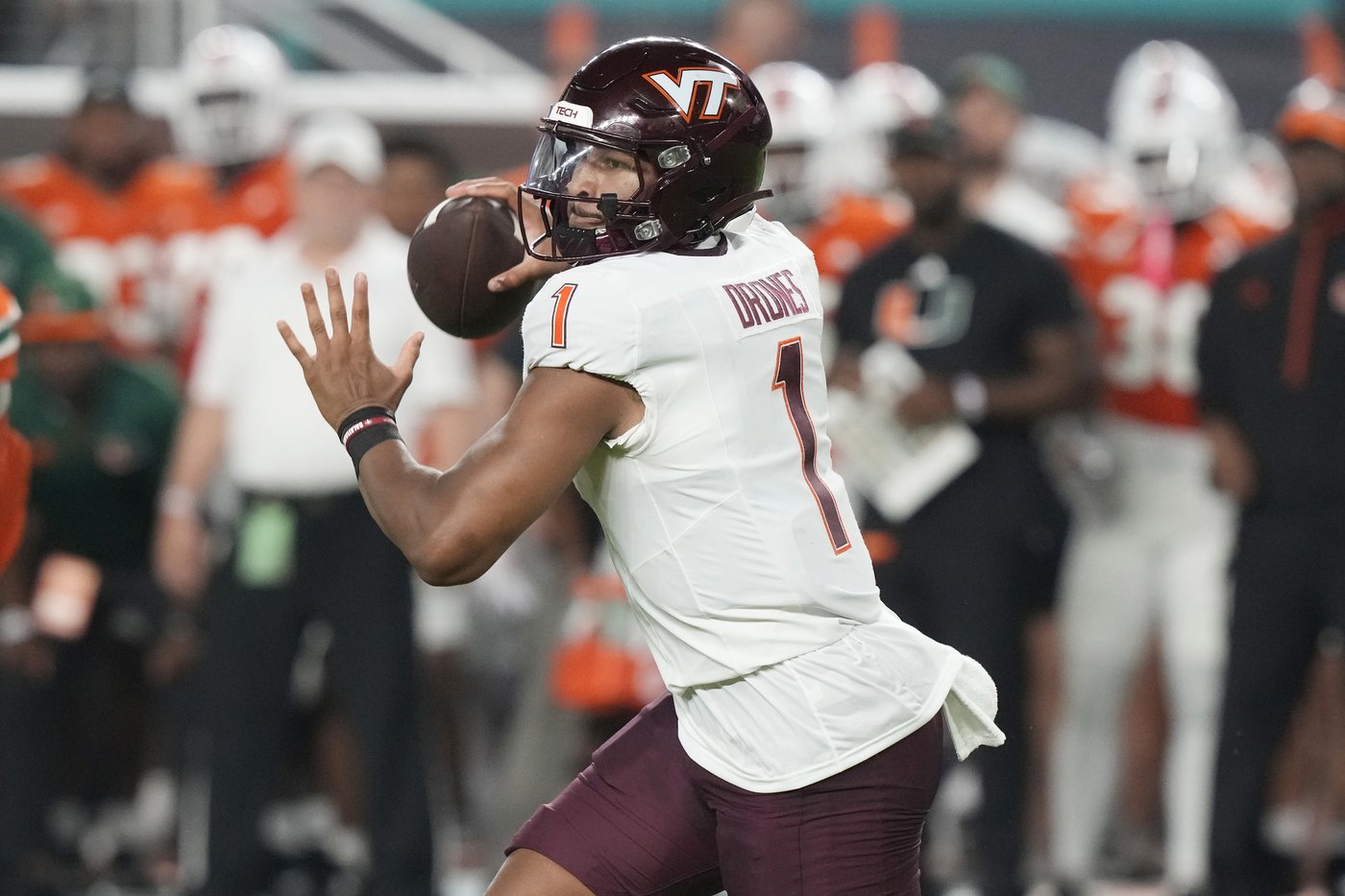 No. 7 Miami survives Virginia Tech 38-34 to remain unbeaten after Hail Mary TD overturned | iNFOnews.ca No. 7 Miami survives Virginia Tech 38-34 to remain unbeaten after Hail Mary TD overturned | iNFOnews.ca