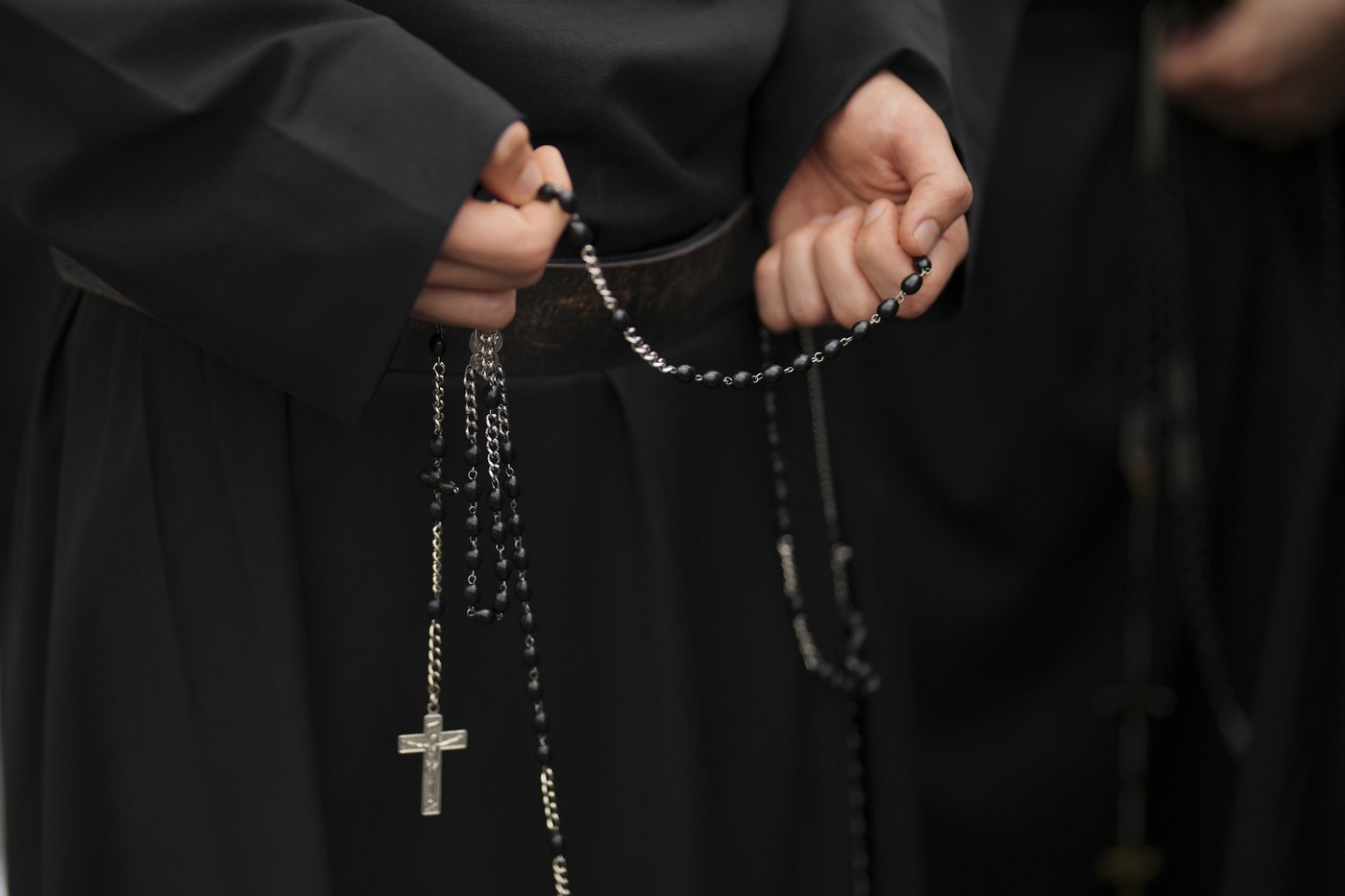 Tens of thousands file into St. Peter's Basilica to pay final respects to Pope Francis | iNFOnews.ca Tens of thousands file into St. Peter's Basilica to pay final respects to Pope Francis | iNFOnews.ca