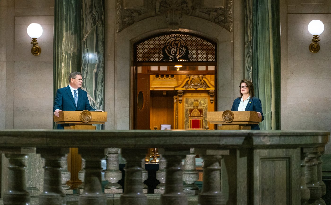 Saskatchewan Party, NDP leaders face off on health care, economy in election debate | iNFOnews.ca Saskatchewan Party, NDP leaders face off on health care, economy in election debate | iNFOnews.ca
