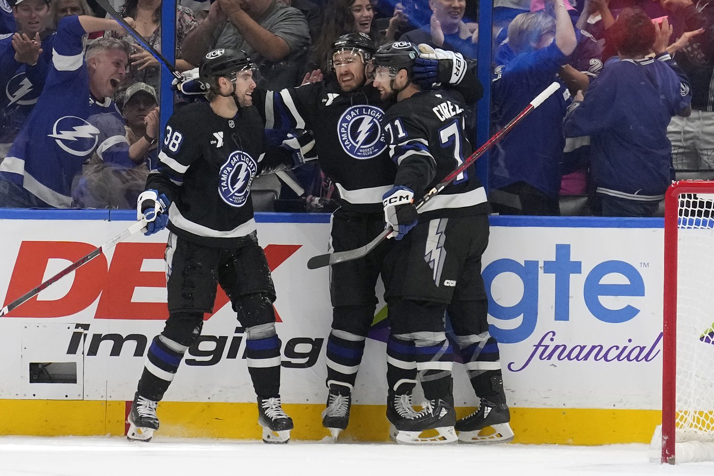 Point and Kucherov lead surging Lightning to 6-2 win over reeling Rangers | iNFOnews.ca Point and Kucherov lead surging Lightning to 6-2 win over reeling Rangers | iNFOnews.ca