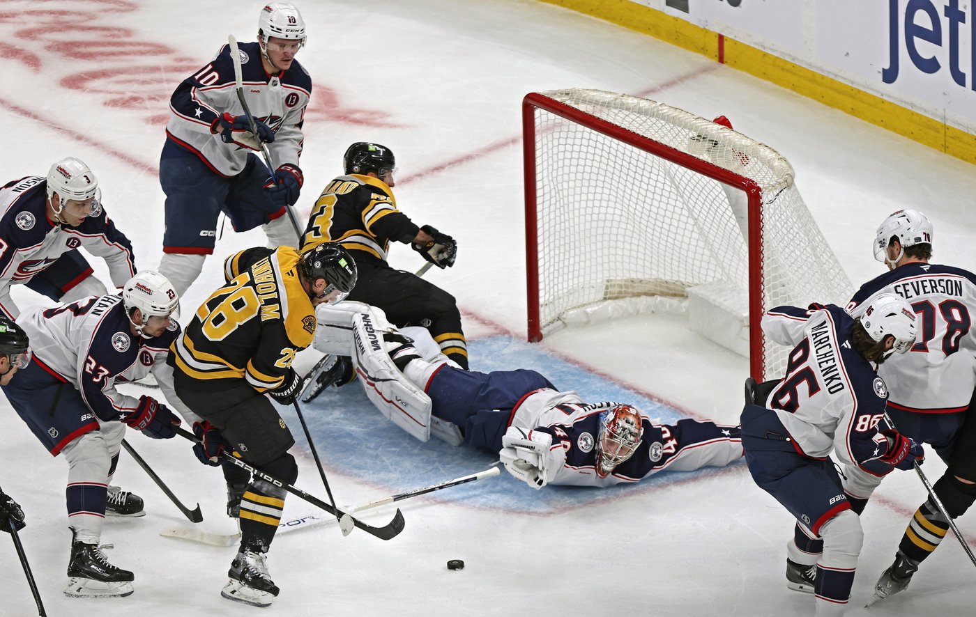 Jeremy Swayman stops 18 shots, David Pastrnak scores on breakaway as Bruins beat Columbus, 4-0 | iNFOnews.ca