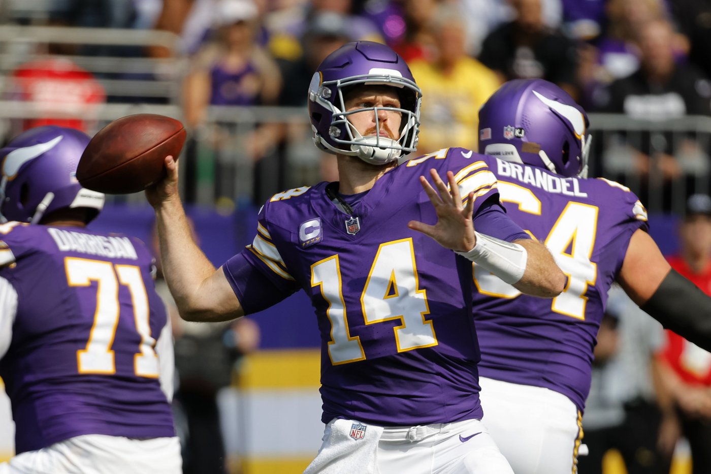 Vikings stay undefeated with 34-7 dismantling of Texans behind fierce defense, Darnold's 4 TDs | iNFOnews.ca Vikings stay undefeated with 34-7 dismantling of Texans behind fierce defense, Darnold's 4 TDs | iNFOnews.ca