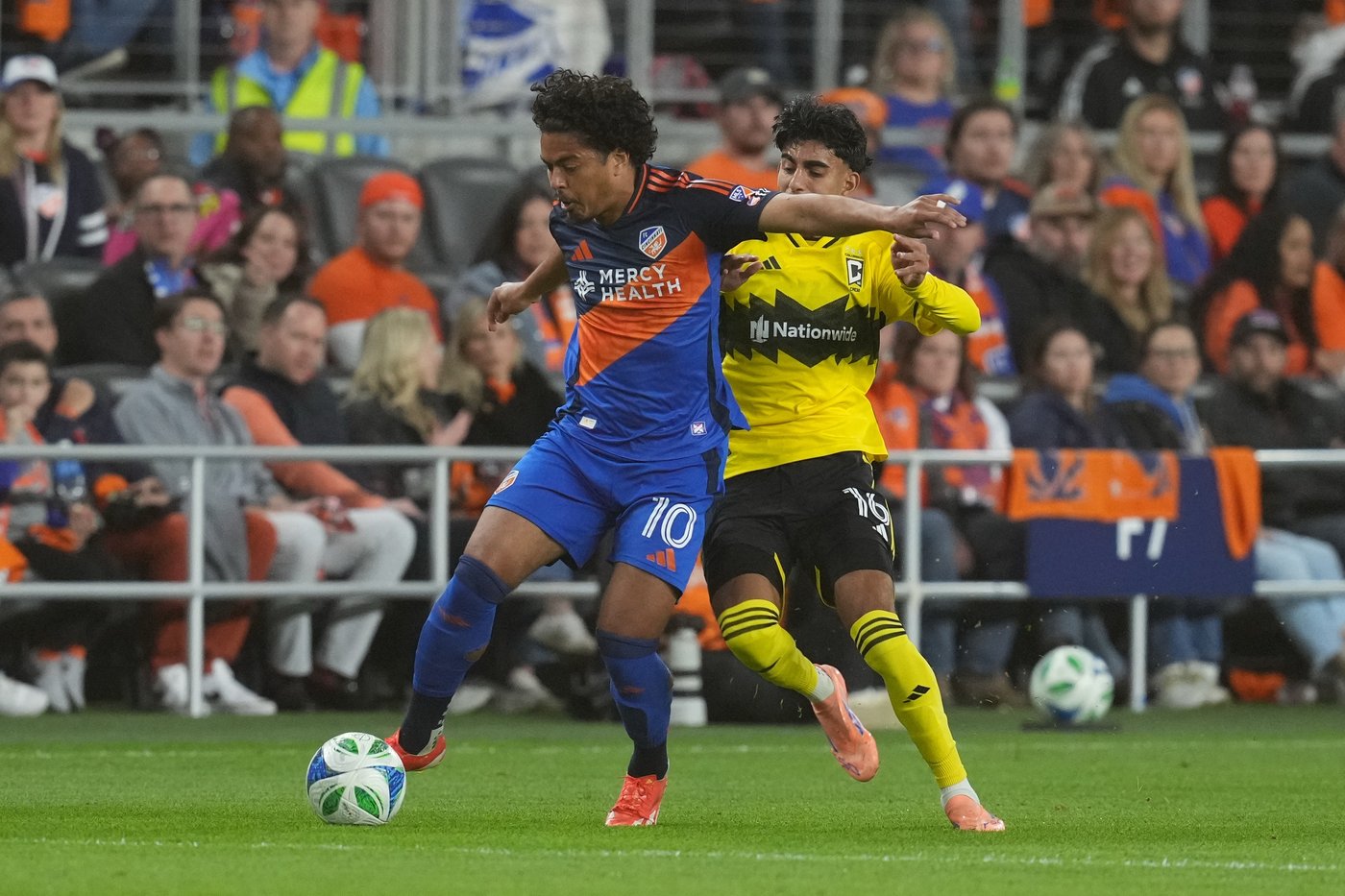 Brenner scores 2 goals, Cincinnati beats Crew 2-1 to advance to East semifinals | iNFOnews.ca