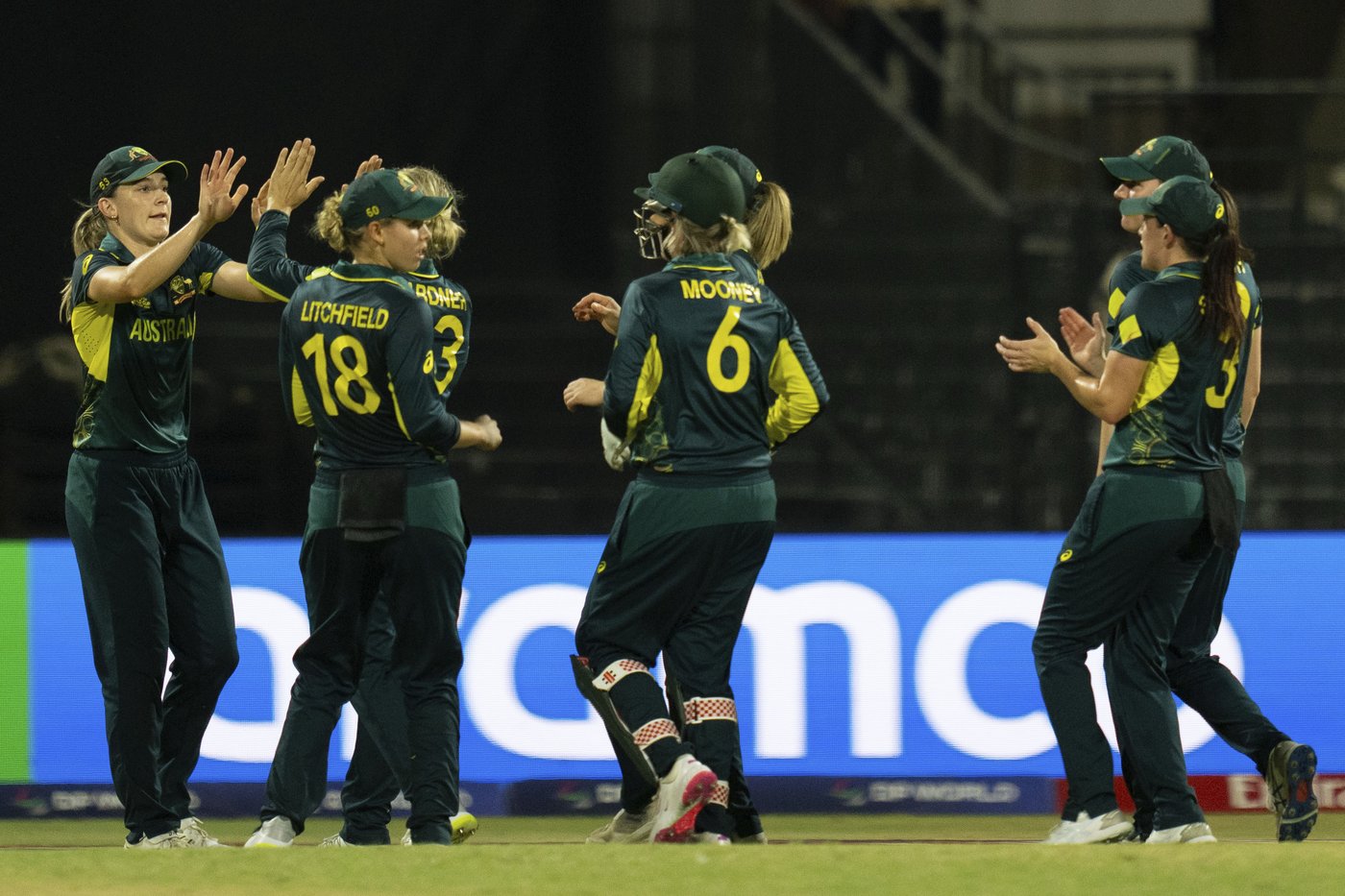 Australia takes 4 India wickets in last over to reach knockout stage at Women’s T20 World Cup | iNFOnews.ca Australia takes 4 India wickets in last over to reach knockout stage at Women’s T20 World Cup | iNFOnews.ca